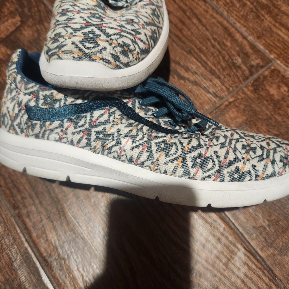 Vans - Picture 2 of 4